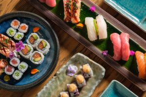 set-assorted-japanese-sushi-plates-scaled